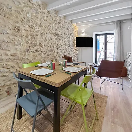 T3 Atypique Au Coeur Du Village, Plages A 10 Min Лёкат
