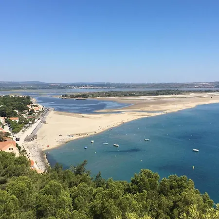 T3 Atypique Au Coeur Du Village, Plages A 10 Min *
