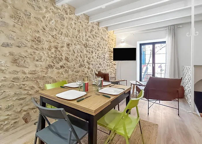 T3 Atypique Au Coeur Du Village, Plages A 10 Min *