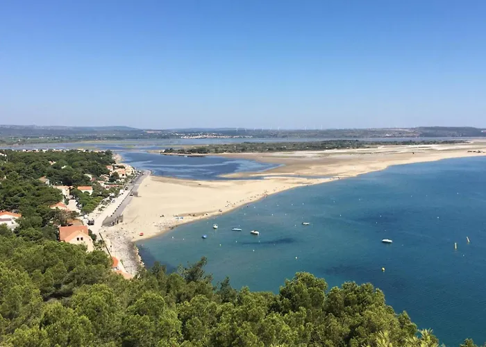 T3 Atypique Au Coeur Du Village, Plages A 10 Min *