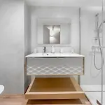 Apartman T3 Atypique Au Coeur Du Village, Plages A 10 Min *
