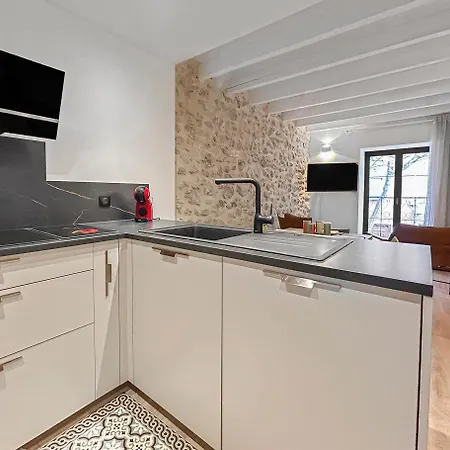 T3 Atypique Au Coeur Du Village, Plages A 10 Min *